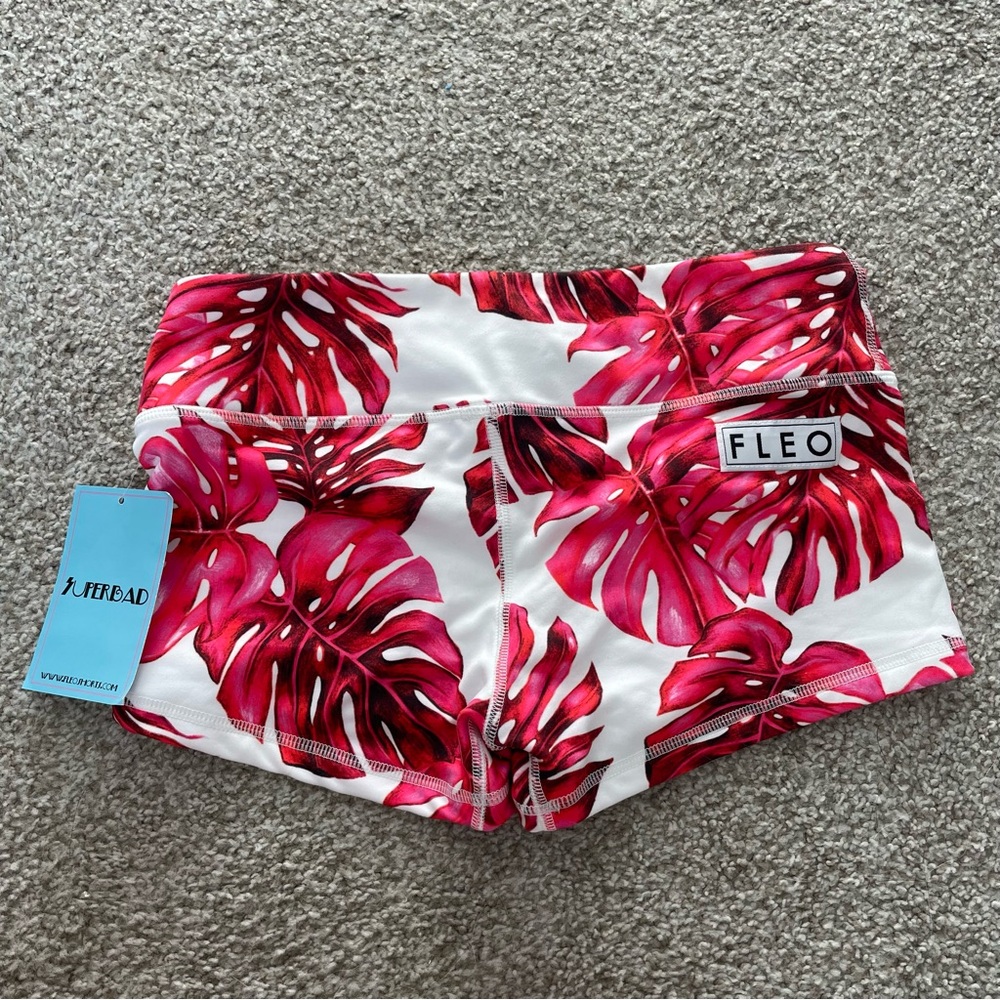 NWT fleo shorts
